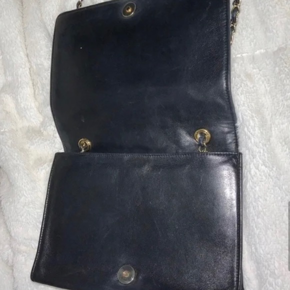 Authentic Vintage single flap quilted CC LAMBSKIN medium shoulder bag - Picture 2 of 4